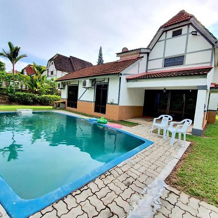 Melaka Afamosa Villa With Private Pool For 10 Pax Alor Gajah Exterior photo
