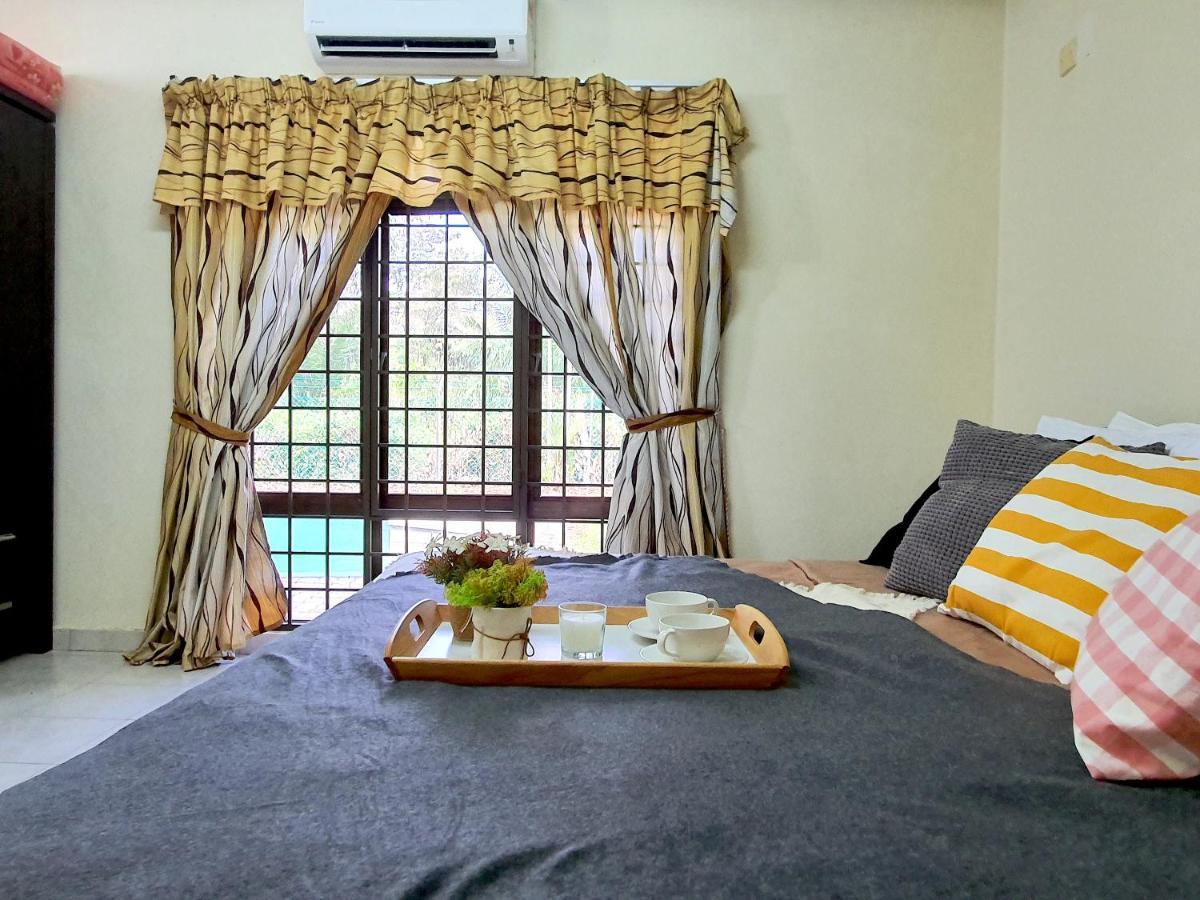 Melaka Afamosa Villa With Private Pool For 10 Pax Alor Gajah Exterior photo