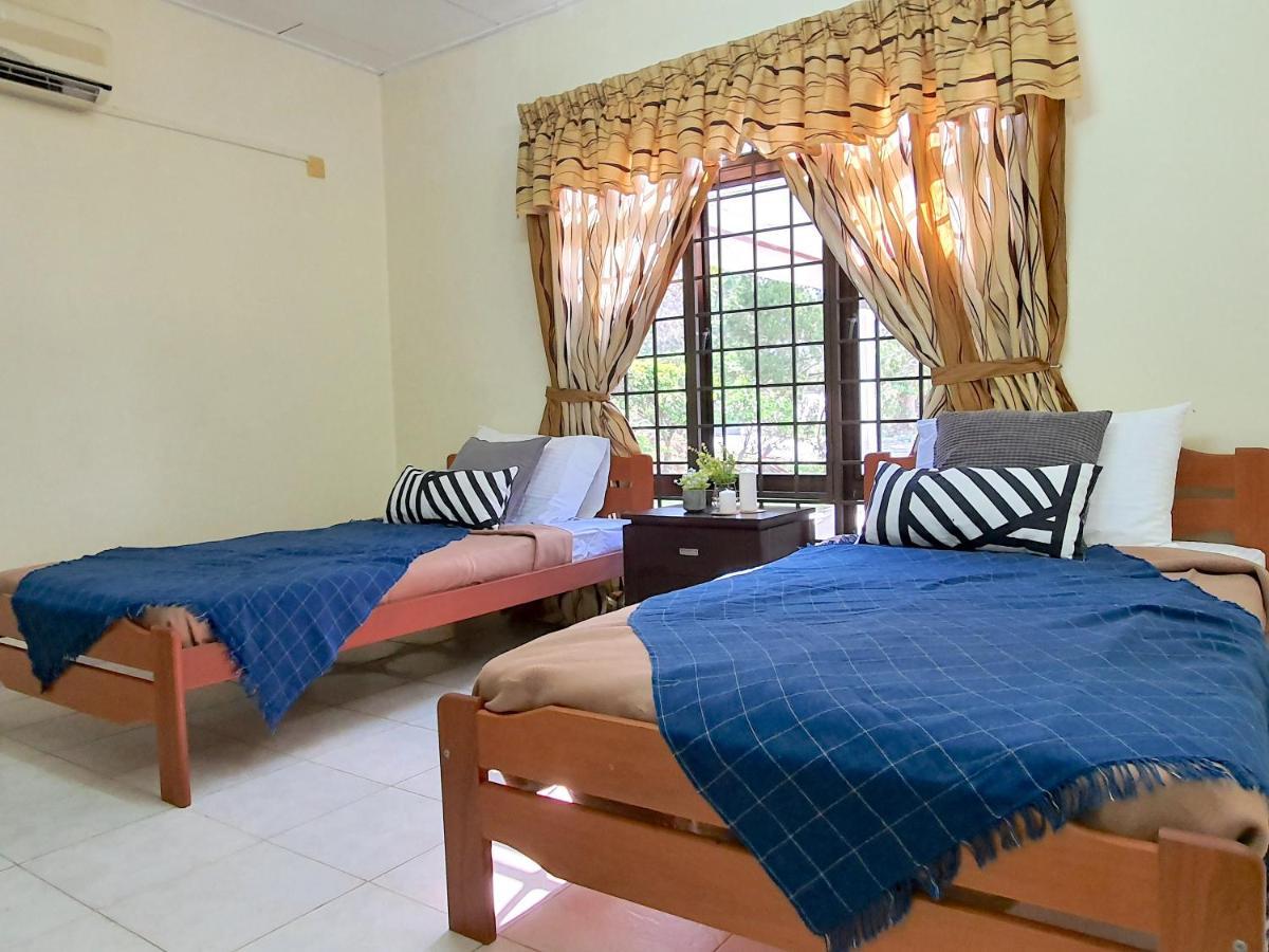 Melaka Afamosa Villa With Private Pool For 10 Pax Alor Gajah Exterior photo