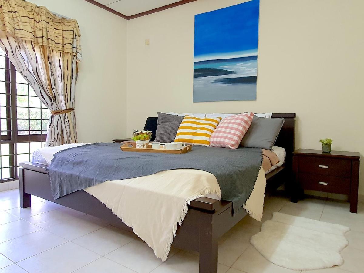 Melaka Afamosa Villa With Private Pool For 10 Pax Alor Gajah Exterior photo